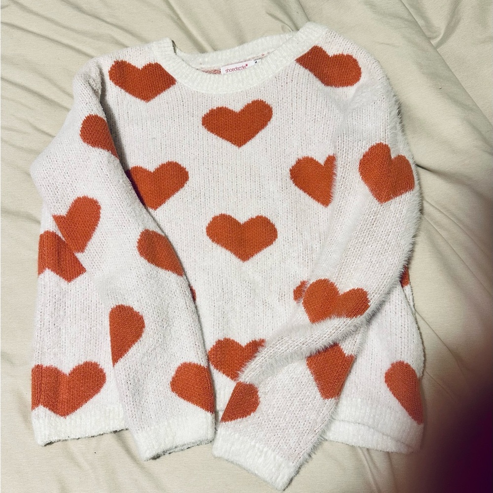 Cozy White Sweater with pink Hearts